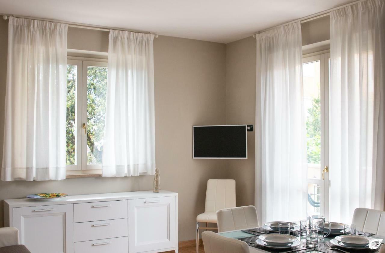 2-Bedroom Apt, With Balcony & Aircondition - 50 M From The Beach Марина-ді-П'єтразанта Екстер'єр фото