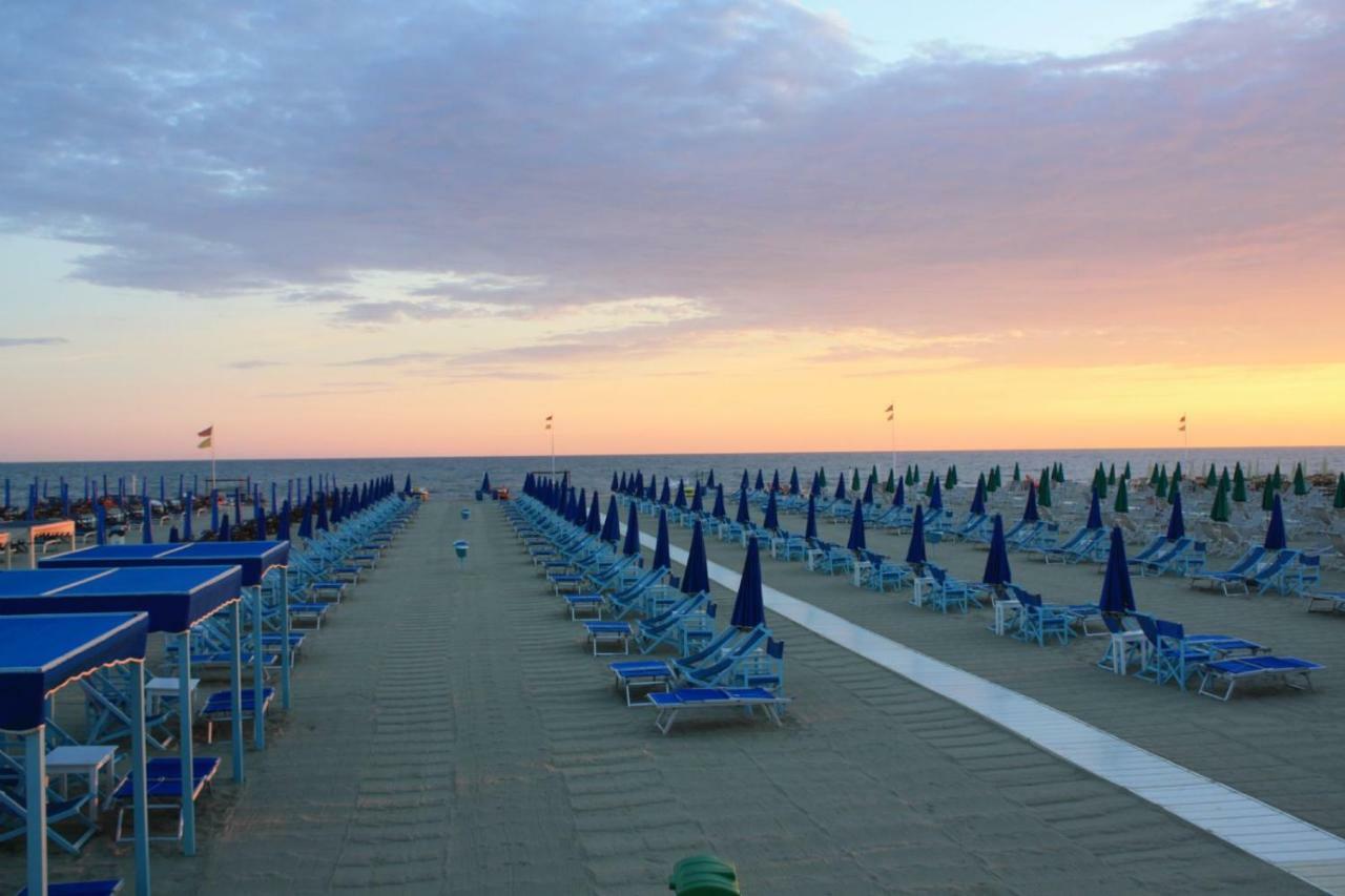 2-Bedroom Apt, With Balcony & Aircondition - 50 M From The Beach Марина-ді-П'єтразанта Екстер'єр фото